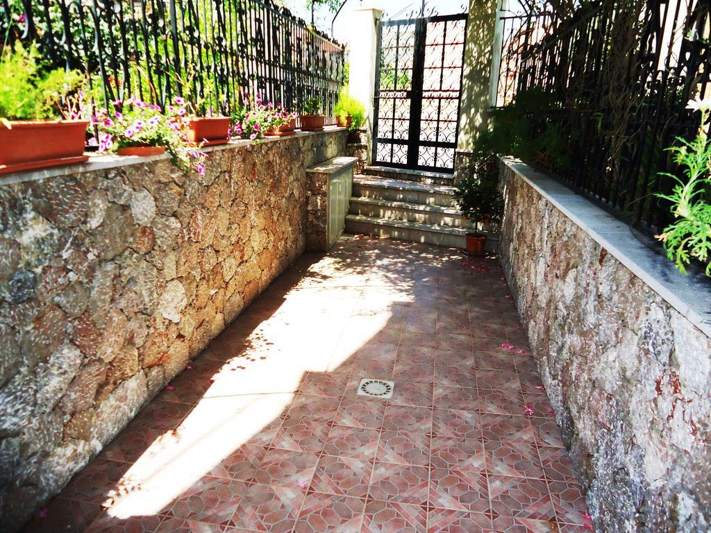 Ciuscia Bed & Breakfast Calatabiano Exterior photo